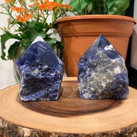 Sodalite Polished Point, Throat Chakra, Crystal Grid Point, Visualization Stone - Picture 3 of 5